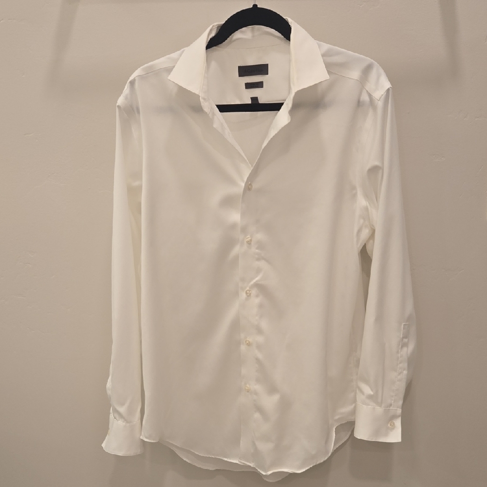 Calvin Klein Elegant White Dress Shirt